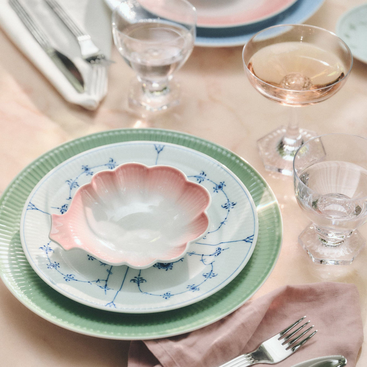 Blue Fluted Plain Plate, 22 cm - US 3007