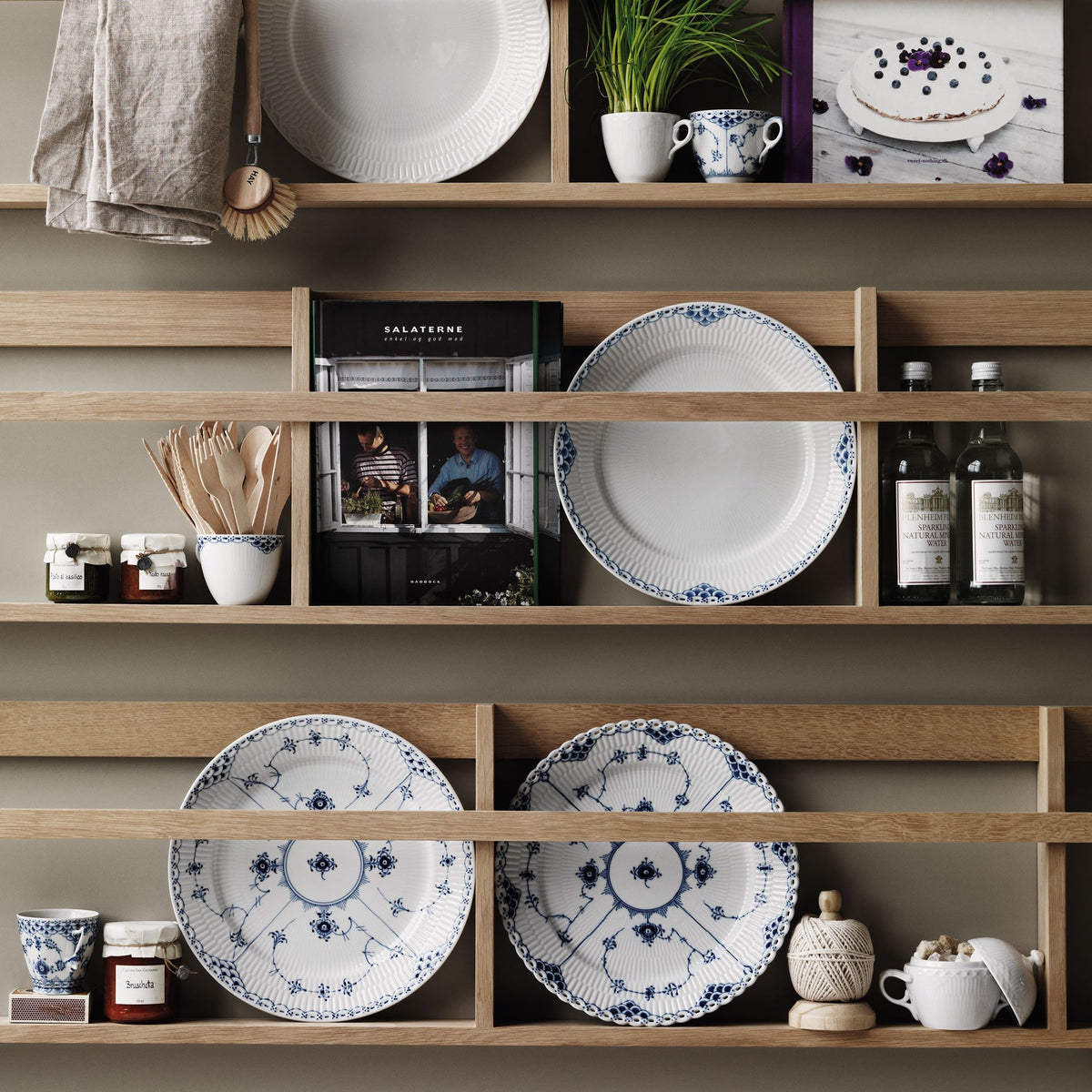 White Fluted Half Lace Plate, 22 cm - US 9561