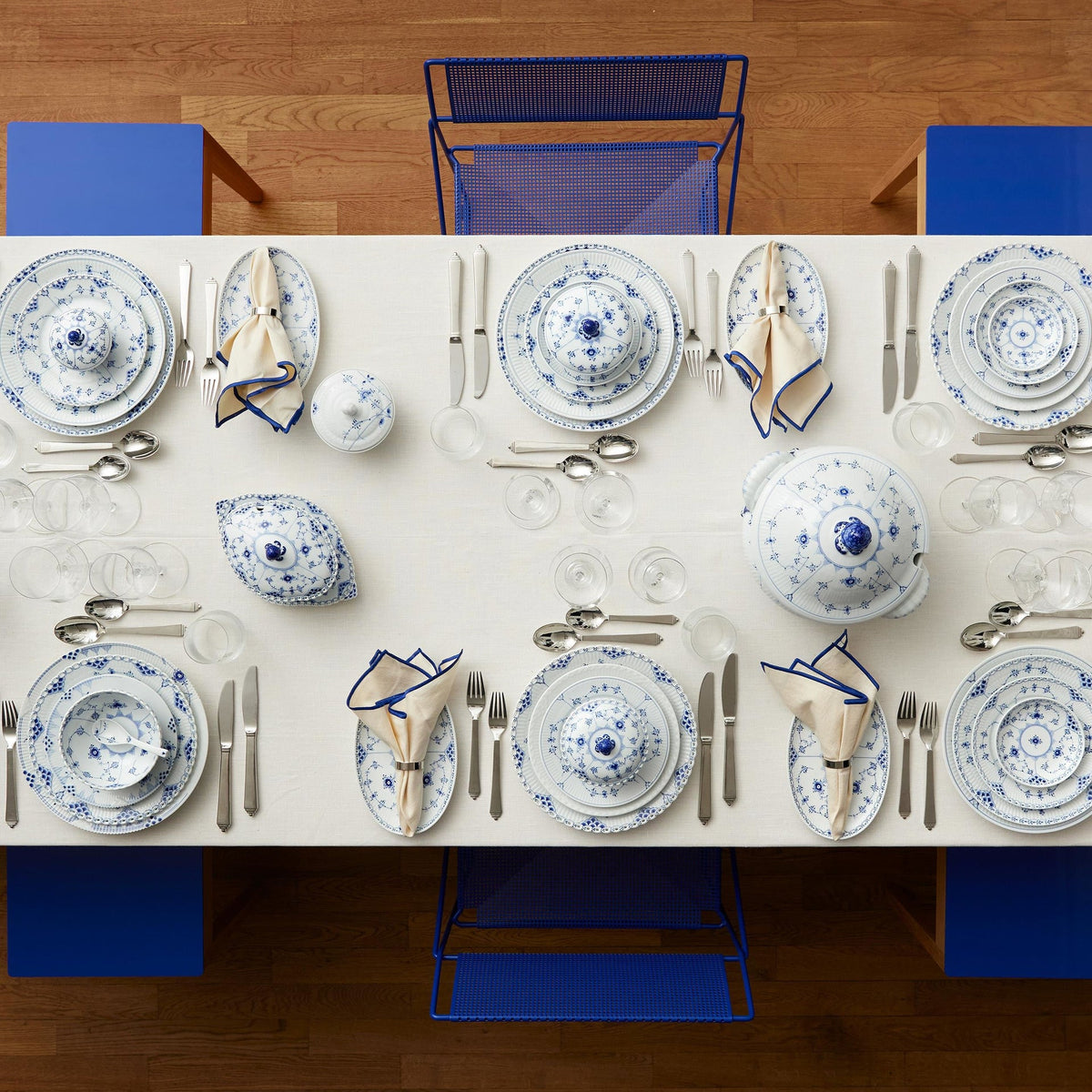 Blue Fluted Plain Tureen with Lid, 460 cl - US 4068
